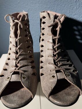 Philip Davidson Champagne Shimmer Booties Made in Portugal EU 39
